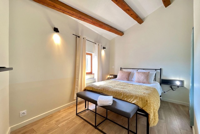 La Grande Valette — two-bedroom boutique apartment near Uzès, Gard